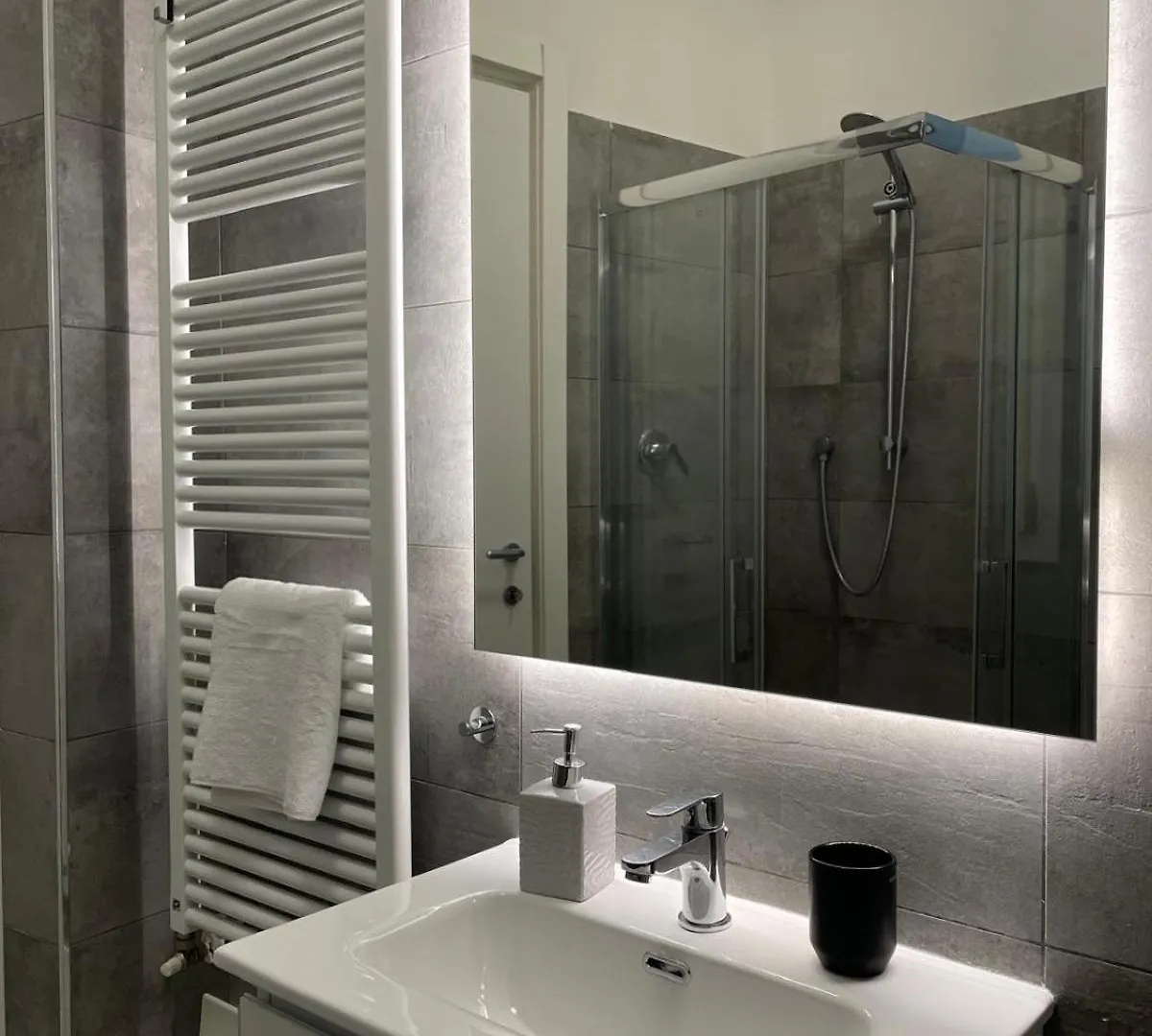 La Casa Dell'Edera Apartment Bologna 0*,